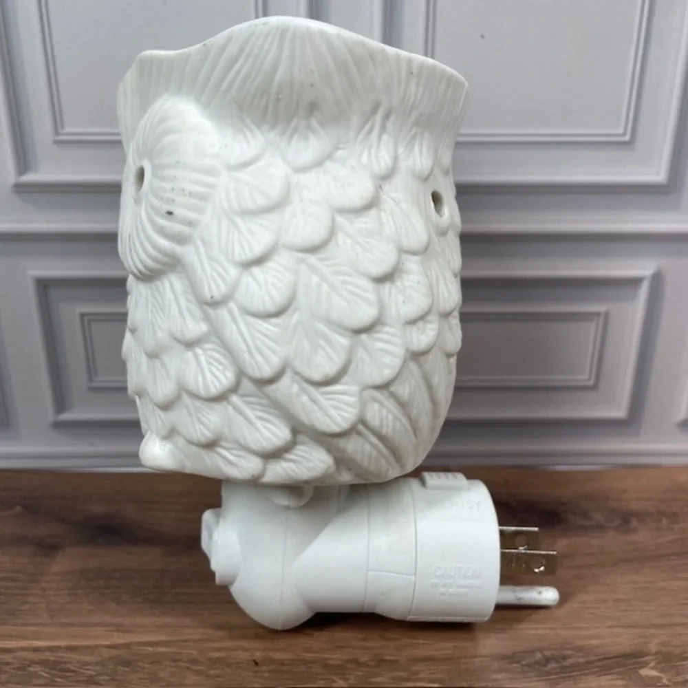 Scentsy Owl Plug In Wax Warmer White Ceramic Electric‎ Home Fragrance Decor